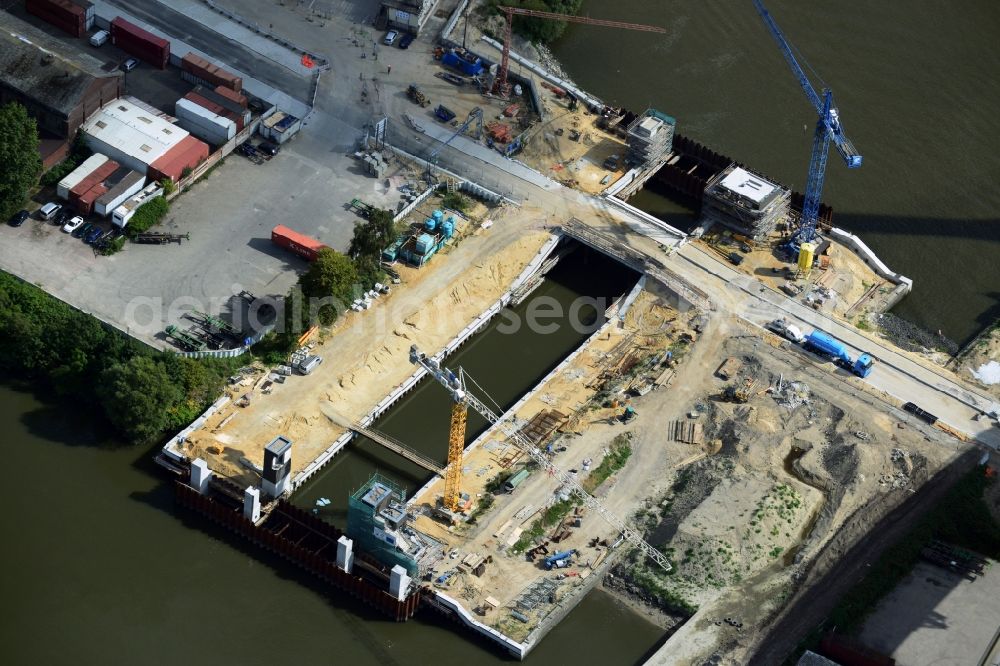 Aerial photograph Hamburg - Construction site to build the new Rugenberger lock in Hamburg. Construction company is the August PRIEN GmbH & Co. KG