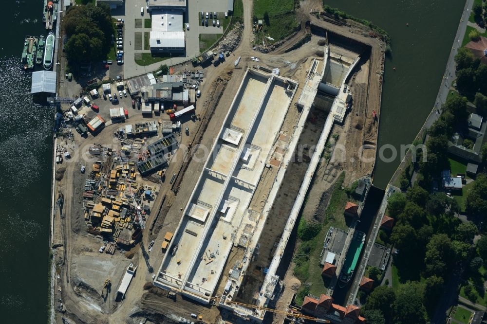 Aerial photograph Minden - Construction site to build the new lock in the waterway intersection in Minden in North Rhine-Westphalia