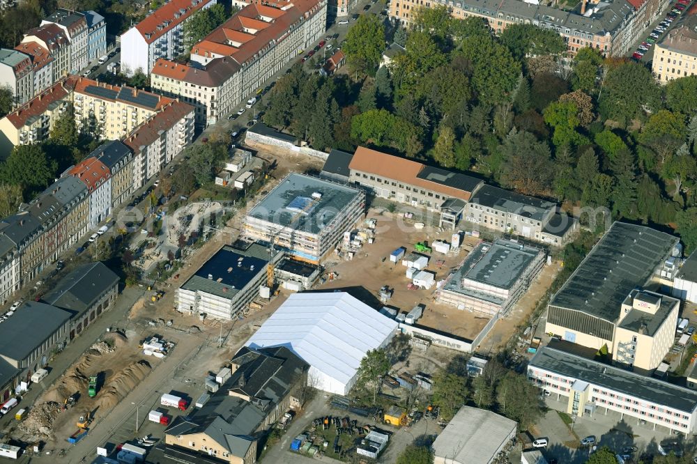 Dresden from the bird's eye view: Construction site for the new building Schul- Gebaeude and of Kita Drewag-Areal on Loessnitzstrasse in Dresden in the state Saxony, Germany