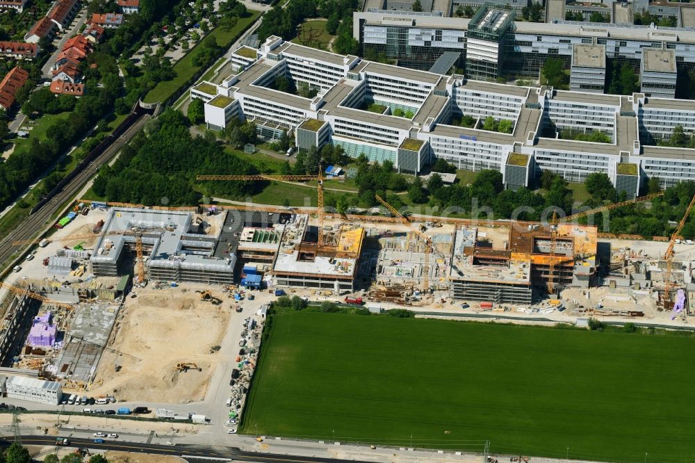 Aerial image Unterföhring - New construction site of the school building on Mitterfeldallee in Unterfoehring in the state Bavaria, Germany