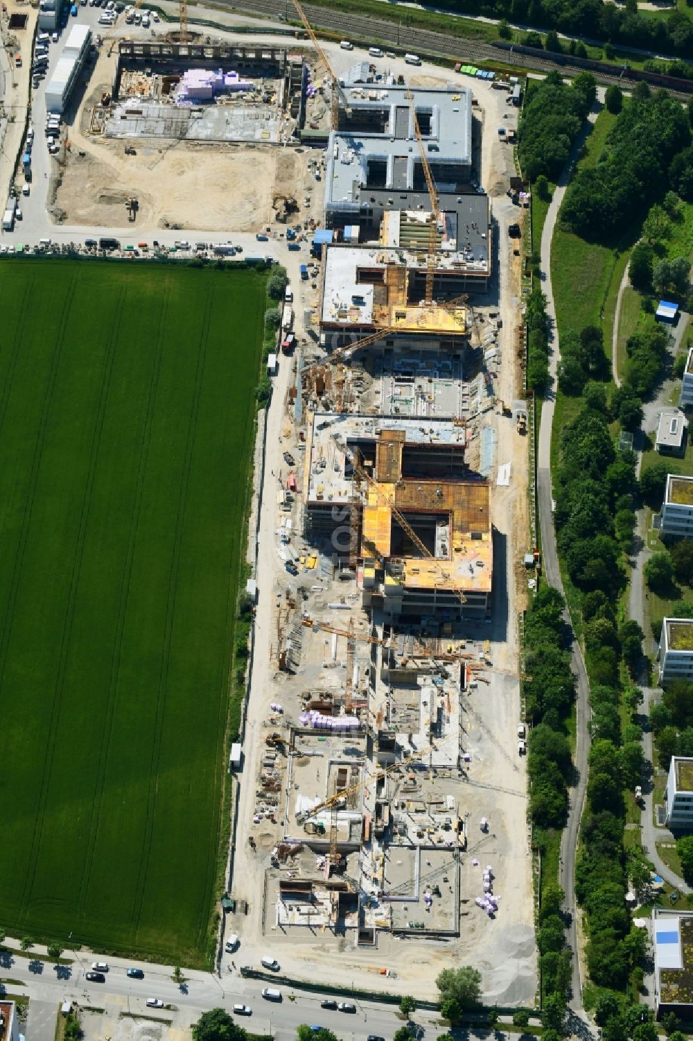 Aerial photograph Unterföhring - New construction site of the school building on Mitterfeldallee in Unterfoehring in the state Bavaria, Germany