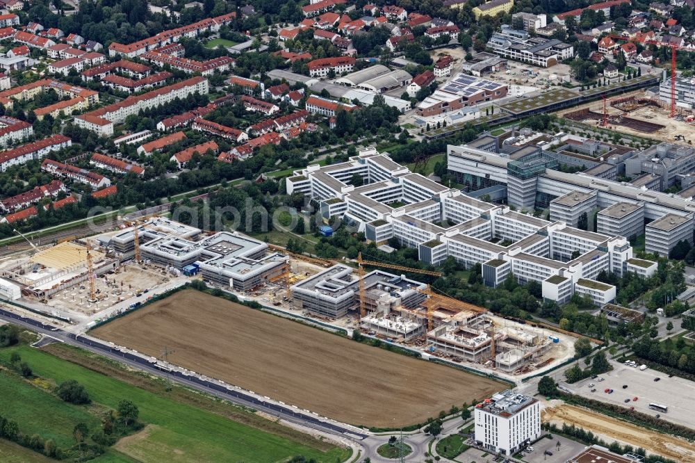 Unterföhring from above - New construction site of the school building on Ottostrasse - Mitterfeldallee in Unterfoehring in the state Bavaria, Germany