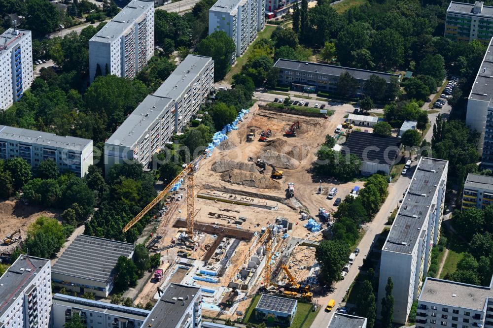 Aerial image Berlin - New construction site of the school building on street Wuhlestrasse - Garzauer Strasse - Buckower Ring in the district Biesdorf in Berlin, Germany