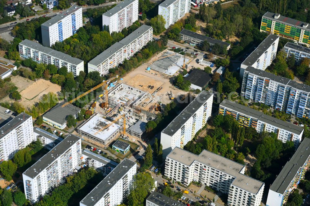 Aerial image Berlin - New construction site of the school building on street Wuhlestrasse - Garzauer Strasse - Buckower Ring in the district Biesdorf in Berlin, Germany