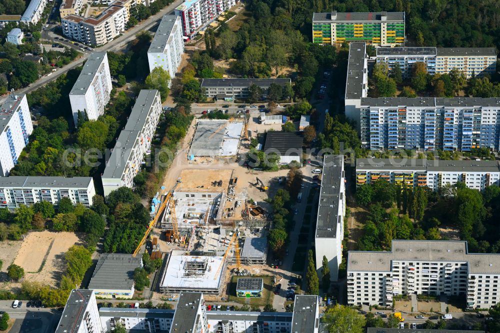 Aerial photograph Berlin - New construction site of the school building on street Wuhlestrasse - Garzauer Strasse - Buckower Ring in the district Biesdorf in Berlin, Germany