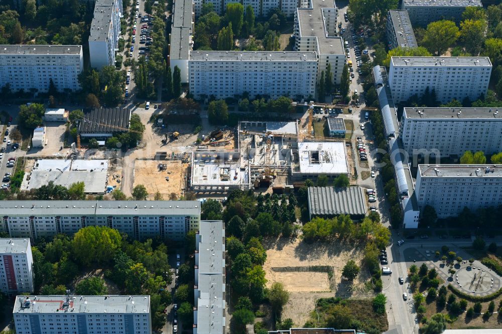 Aerial image Berlin - New construction site of the school building on street Wuhlestrasse - Garzauer Strasse - Buckower Ring in the district Biesdorf in Berlin, Germany