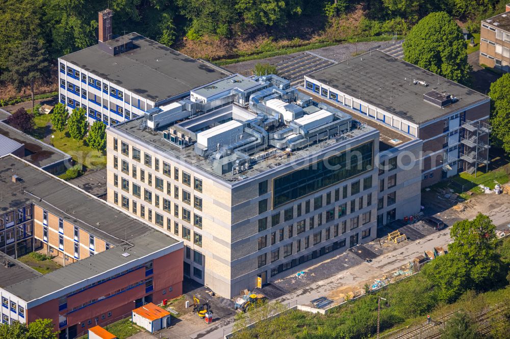 Arnsberg from the bird's eye view: New construction site of the school building Berufskolleg Berliner Platz on Berliner Platz in the district Huesten in Arnsberg in the state North Rhine-Westphalia, Germany