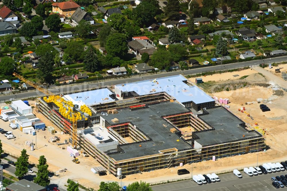 Aerial photograph Berlin - New construction site of the school building Clay-Oberschule on Neudecker Weg and August-Froehlich-Strasse in Berlin, Germany