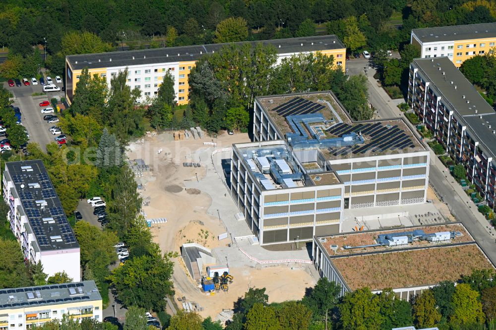 Aerial photograph Berlin - New construction site of the school building Ernst-Ludwig-Heim-Grundschule on street Karower Chaussee on street Karower Chaussee in the district Buch in Berlin, Germany