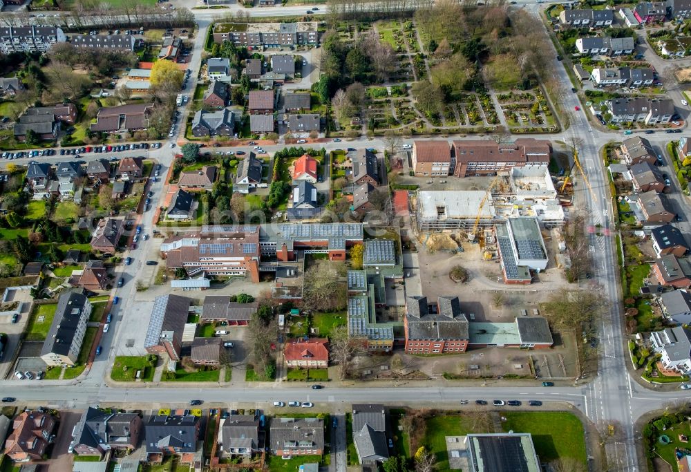 Bottrop from above - New construction site of the school building Gemeinschaftshauptschule Kirchhellen on Kirchhellener Ring and Vestisches Gymnasium on Schulstrasse in the district Kirchhellen in Bottrop in the state North Rhine-Westphalia