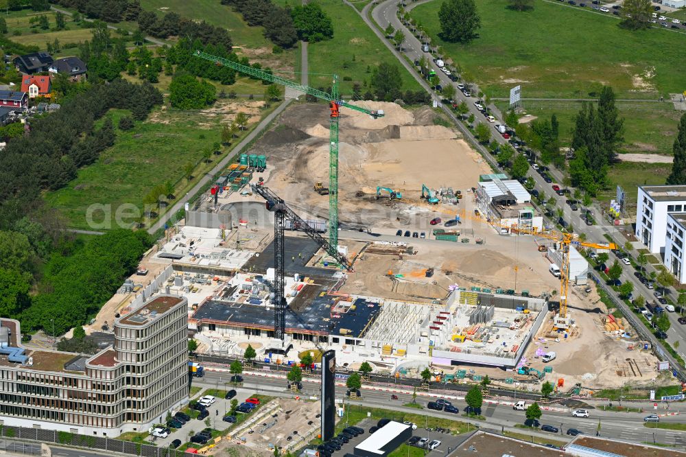 Aerial photograph Berlin - New construction site of the school building a community school on street Hermann-Dorner-Allee - Eisenhutweg in the district Adlershof in Berlin, Germany