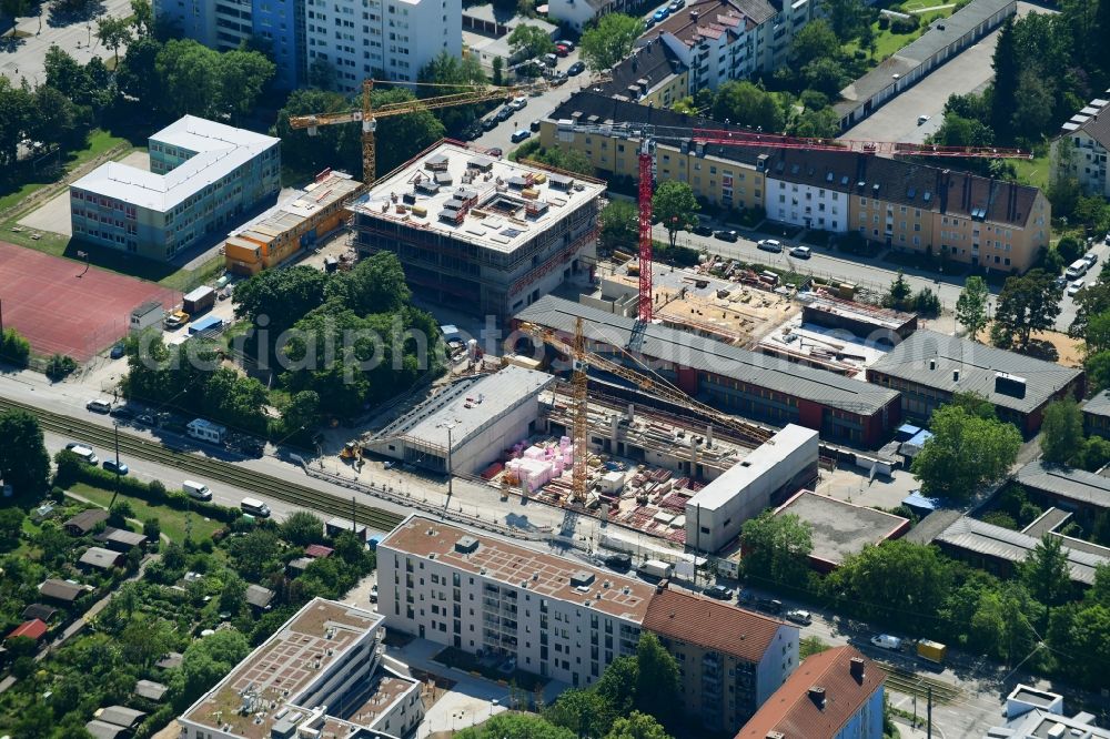 München from the bird's eye view: New construction site of the school building einer Grand- and Mittelschule on Schrobenhausener Strasse - Siglstrasse in the district Laim in Munich in the state Bavaria, Germany