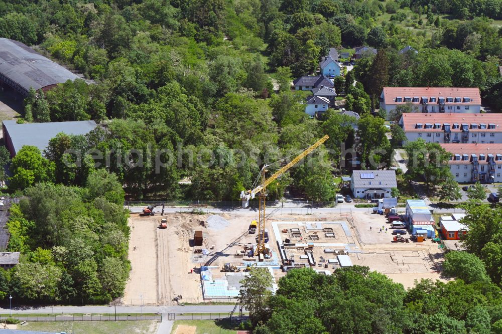 Aerial photograph Werneuchen - New construction site of the school building Grundschule Im Rosenpark on street Goldregenstrasse in Werneuchen in the state Brandenburg, Germany