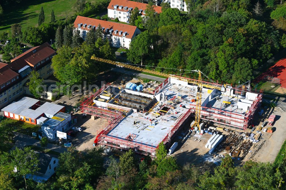 Aerial image Werneuchen - New construction site of the school building Grundschule Im Rosenpark on street Goldregenstrasse in Werneuchen in the state Brandenburg, Germany