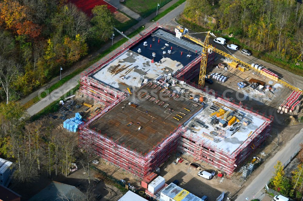 Werneuchen from the bird's eye view: New construction site of the school building Grundschule Im Rosenpark on street Goldregenstrasse in Werneuchen in the state Brandenburg, Germany