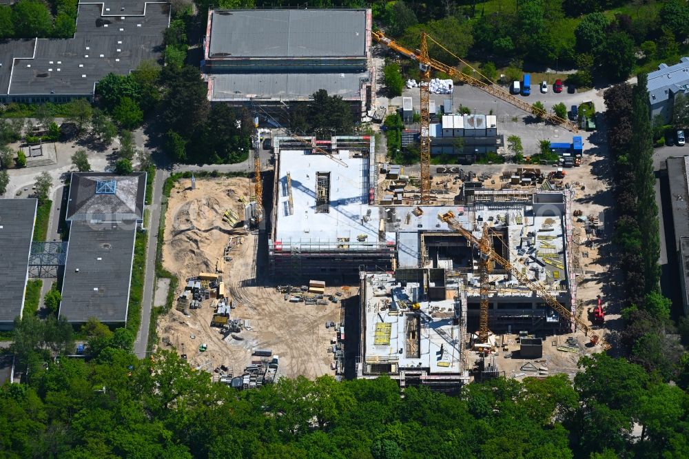 Aerial image Berlin - New construction site of the school building of Heinrich-Boell-Oberschule Am Forstacker in the district Hakenfelde in Berlin, Germany