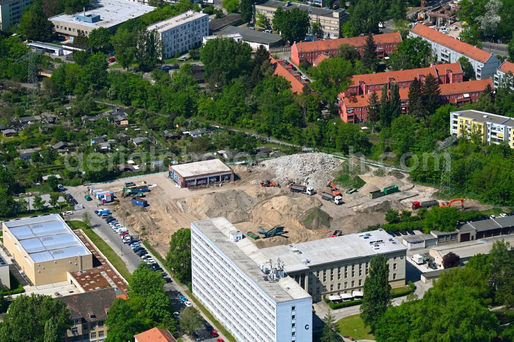 Aerial photograph Berlin - New construction site of the school building Integrierte Sekundarschule (ISS) on street Roemerweg in the district Karlshorst in Berlin, Germany