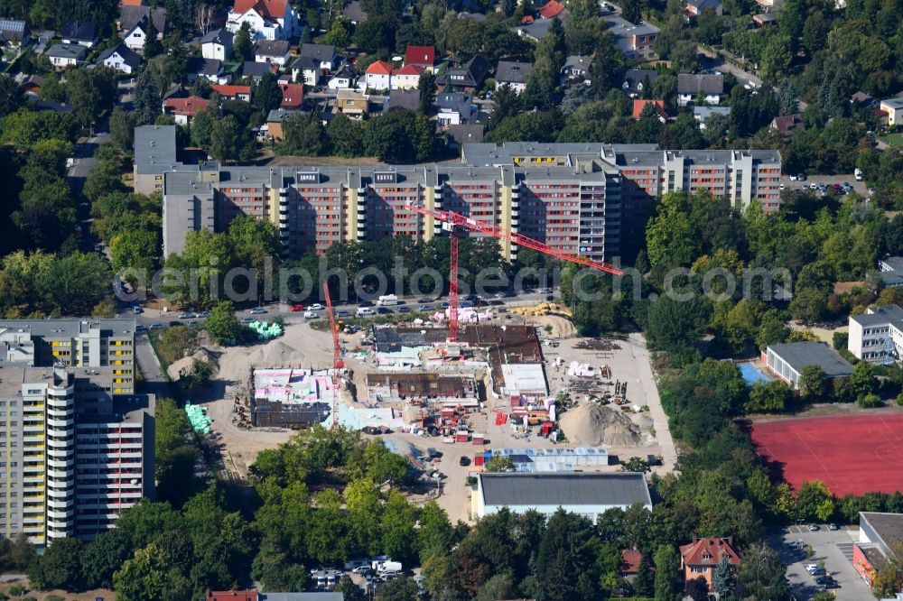 Aerial photograph Berlin - New construction site of the school building Leonardo-da-Vinci-Gymnasium on Christoph-Ruden-Strasse in the district Buckow in Berlin, Germany