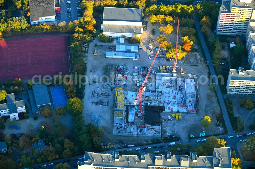 Berlin from above - New construction site of the school building Leonardo-da-Vinci-Gymnasium on Christoph-Ruden-Strasse in the district Buckow in Berlin, Germany