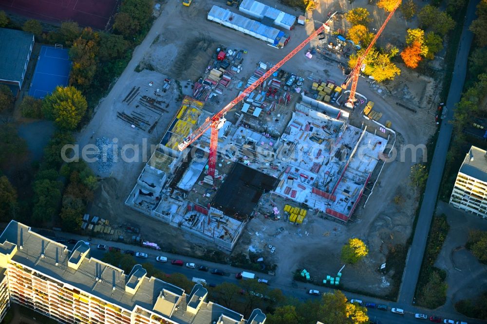 Aerial photograph Berlin - New construction site of the school building Leonardo-da-Vinci-Gymnasium on Christoph-Ruden-Strasse in the district Buckow in Berlin, Germany