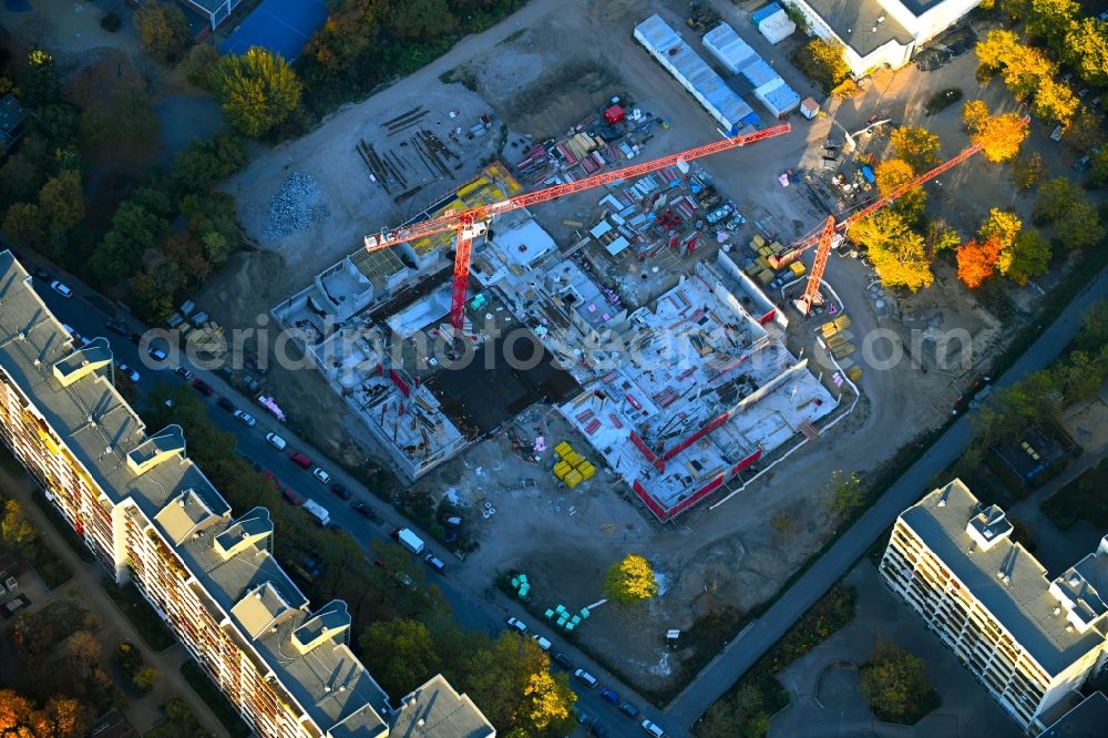 Berlin from above - New construction site of the school building Leonardo-da-Vinci-Gymnasium on Christoph-Ruden-Strasse in the district Buckow in Berlin, Germany