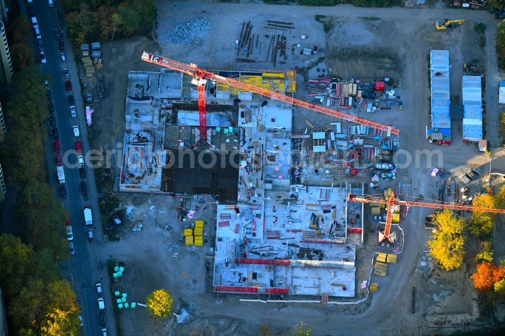 Aerial photograph Berlin - New construction site of the school building Leonardo-da-Vinci-Gymnasium on Christoph-Ruden-Strasse in the district Buckow in Berlin, Germany