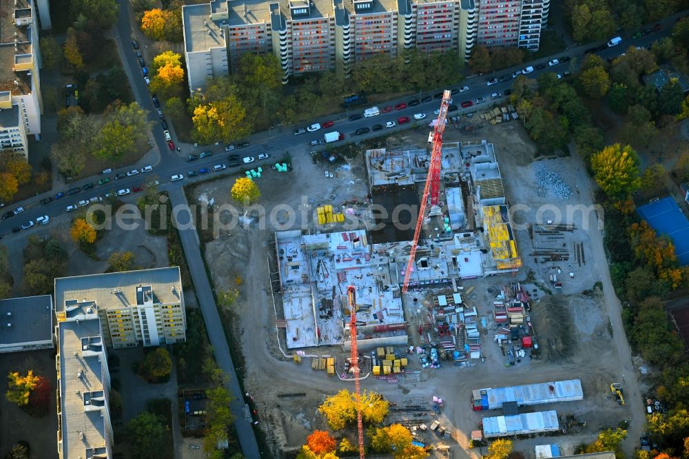 Berlin from the bird's eye view: New construction site of the school building Leonardo-da-Vinci-Gymnasium on Christoph-Ruden-Strasse in the district Buckow in Berlin, Germany