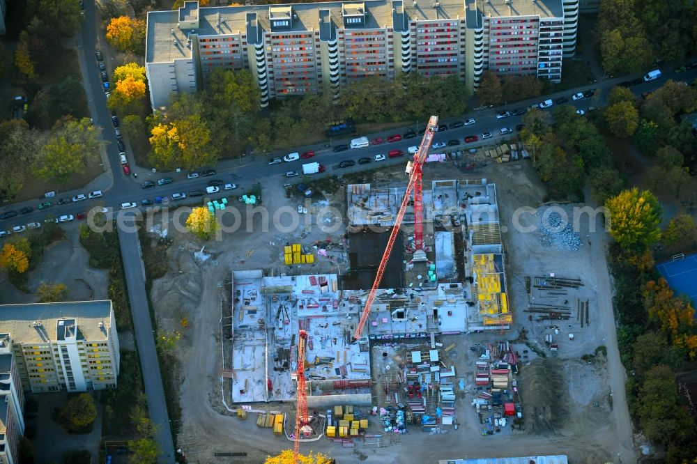 Aerial image Berlin - New construction site of the school building Leonardo-da-Vinci-Gymnasium on Christoph-Ruden-Strasse in the district Buckow in Berlin, Germany