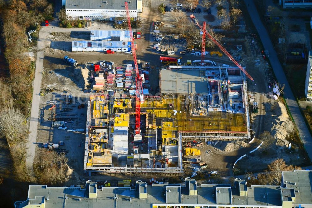 Berlin from above - New construction site of the school building Leonardo-da-Vinci-Gymnasium on Christoph-Ruden-Strasse in the district Buckow in Berlin, Germany