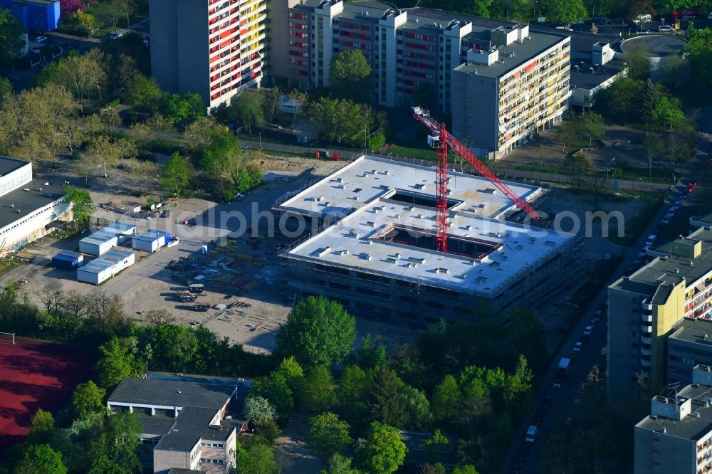 Berlin from above - New construction site of the school building Leonardo-da-Vinci-Gymnasium on Christoph-Ruden-Strasse in the district Buckow in Berlin, Germany