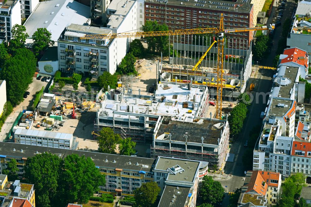 Aerial image Berlin - New construction site of the school building on street Adalbertstrasse - Melchiorstrasse in the district Mitte in Berlin, Germany