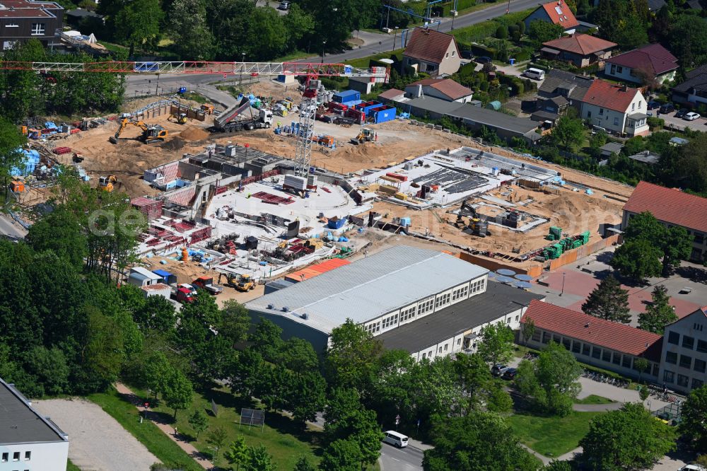 Bernau from above - New construction site of the school building Schule on Kirschgarten on street Ladeburger Chaussee in Bernau in the state Brandenburg, Germany