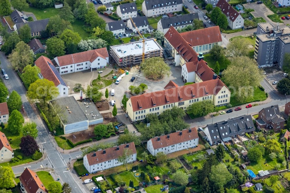 Aerial photograph Gladbeck - New construction site of the school building der Suedparkschule Gladbeck on Muensterlaender Strasse in Gladbeck at Ruhrgebiet in the state North Rhine-Westphalia, Germany