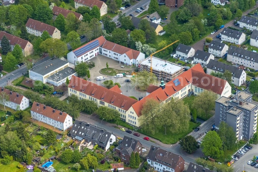 Aerial photograph Gladbeck - New construction site of the school building der Suedparkschule Gladbeck on Muensterlaender Strasse in Gladbeck at Ruhrgebiet in the state North Rhine-Westphalia, Germany