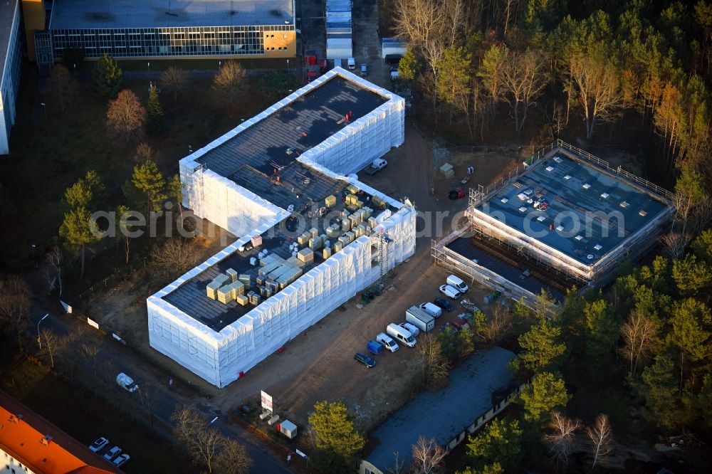 Fürstenwalde/Spree from the bird's eye view: New construction site of the school building Spree-Oberschule on Beeskower Chaussee in Fuerstenwalde/Spree in the state Brandenburg, Germany