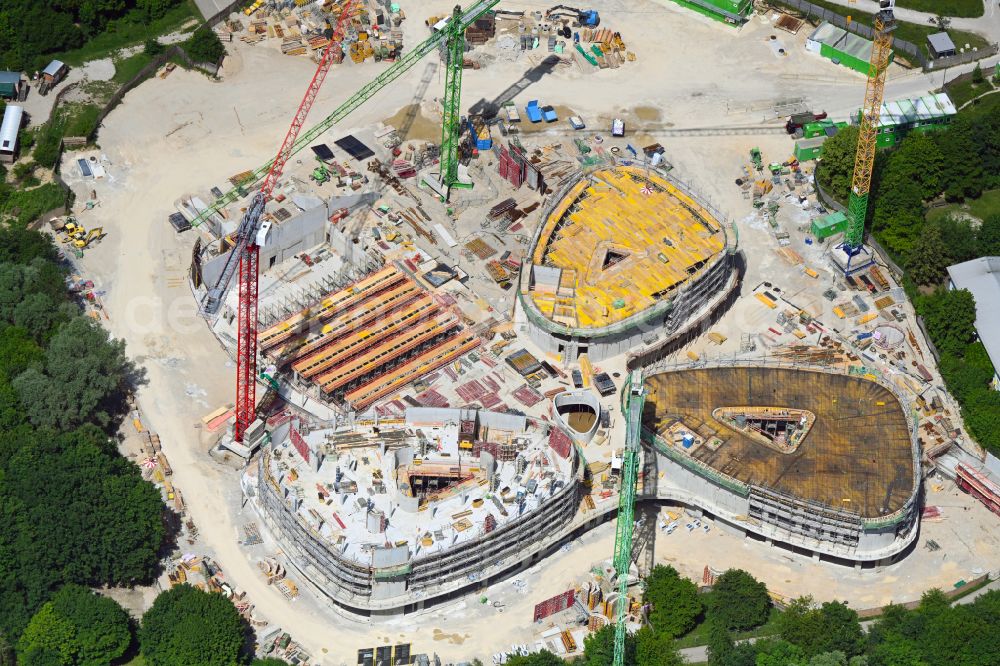 München from the bird's eye view: New construction site of the school building Staatliches Wilhelm-Hausenstein-Gymnasium on Salzsenderweg in Munich in the state Bavaria, Germany