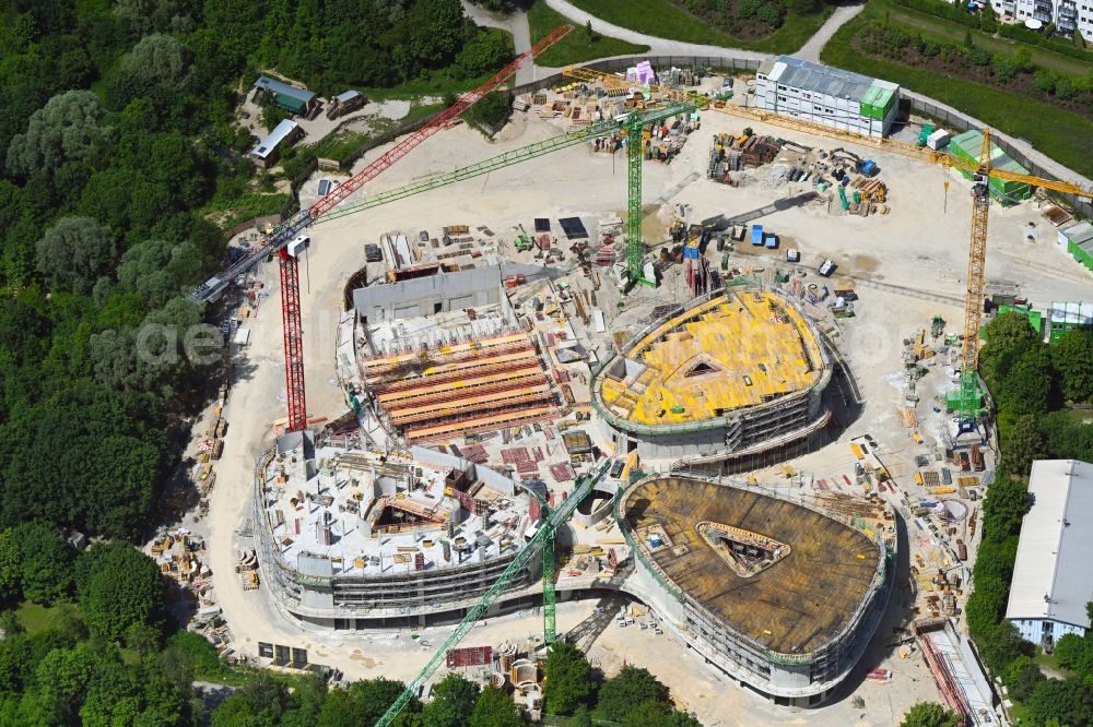 Aerial photograph München - New construction site of the school building Staatliches Wilhelm-Hausenstein-Gymnasium on Salzsenderweg in Munich in the state Bavaria, Germany