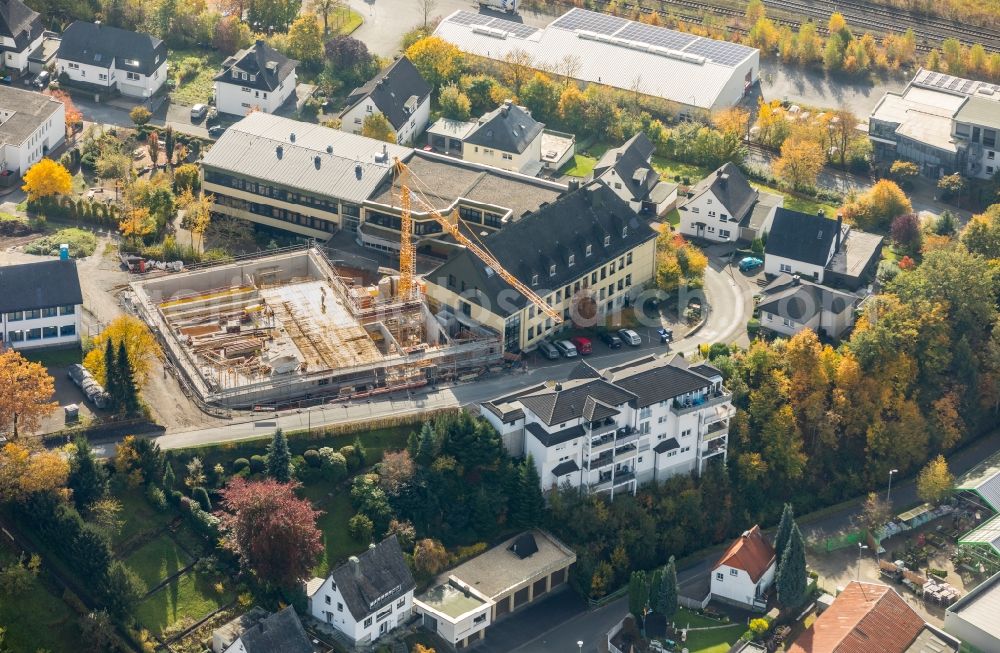 Meschede from the bird's eye view: New construction site of the school building of St. Walburga-Schule An of Klocken Kapelle in Meschede in the state North Rhine-Westphalia, Germany