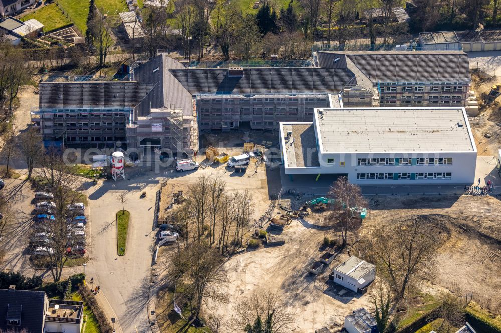 Werl from the bird's eye view: New construction site of the school building on Walburgisschule at the street Paul-Gerhardt-Strasse in Werl at Ruhrgebiet in the state North Rhine-Westphalia, Germany