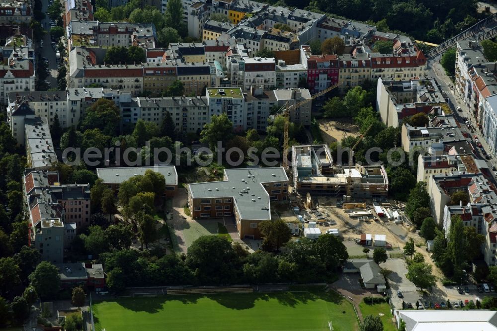 Berlin from the bird's eye view: New construction site of the school building of Waldorfschule in Schoeneberg Johannes-Schule Berlin along the Monumentenstrasse in Berlin, Germany