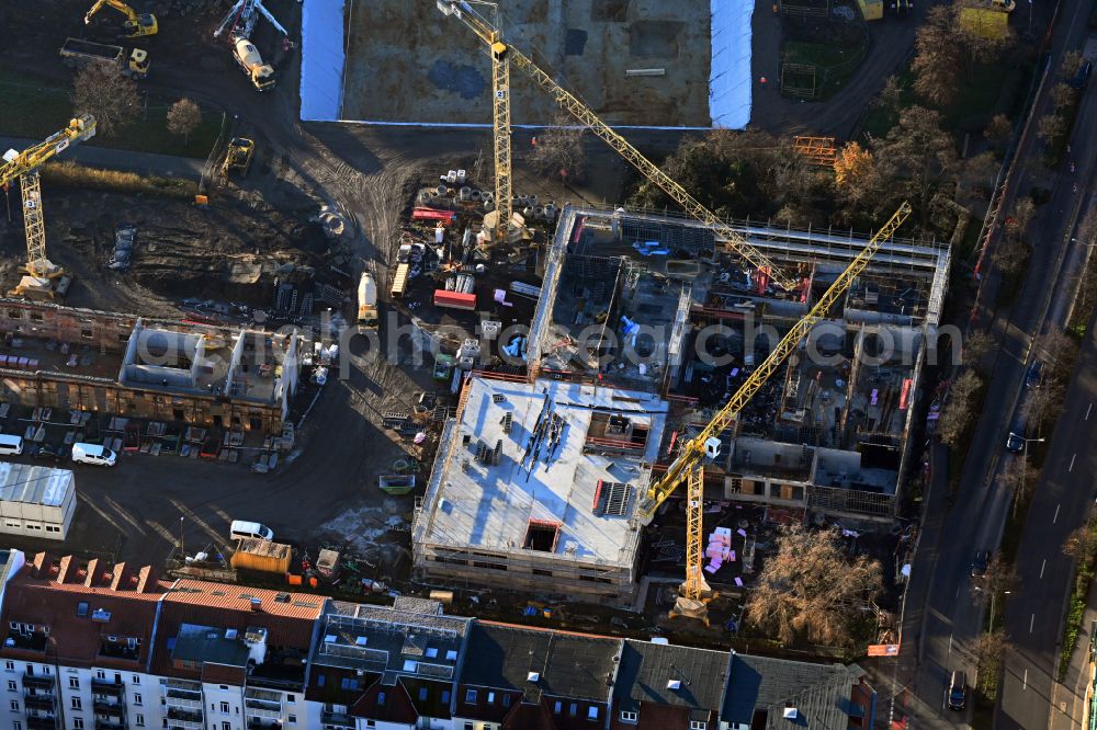 Aerial image Leipzig - Construction site for the new school building Wilhelm-Busch-Grundschule at the corner of Reichpietschstrasse and Am Gerichtsweg in the district of Reudnitz in Leipzig in the state of Saxony, Germany