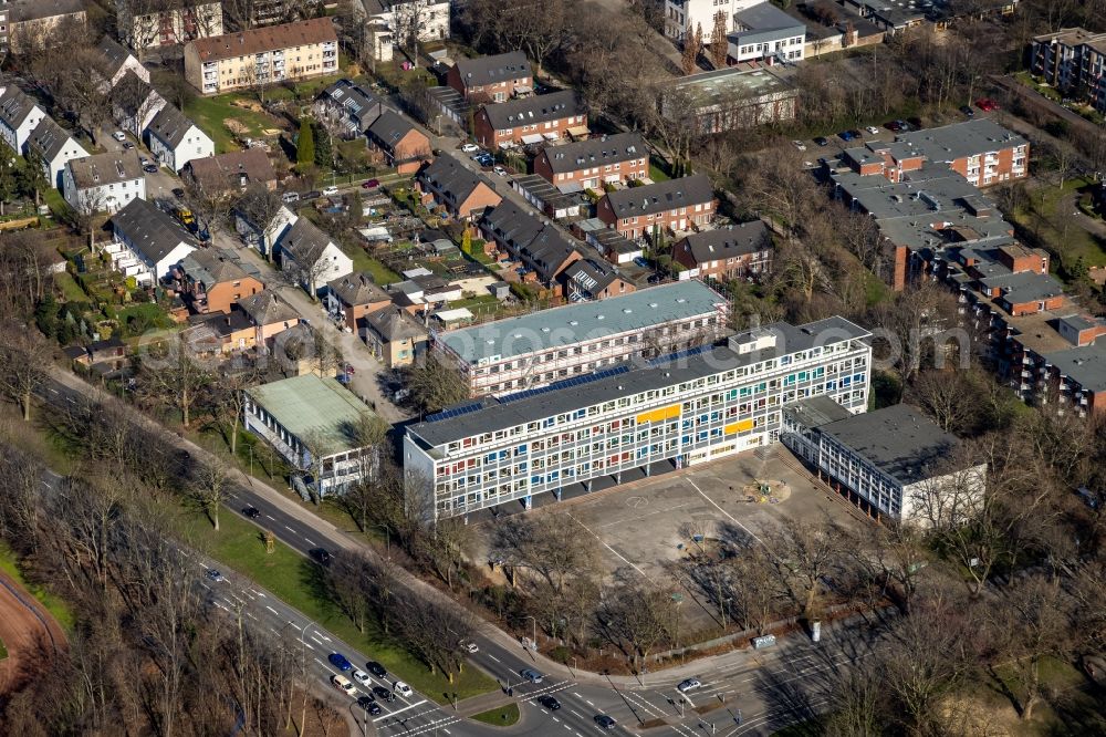 Aerial image Gelsenkirchen - New construction site of the school building to the Erweiterung of Lessing Realschule Gelsenkirchen on Grenzstrasse in Gelsenkirchen at Ruhrgebiet in the state North Rhine-Westphalia, Germany