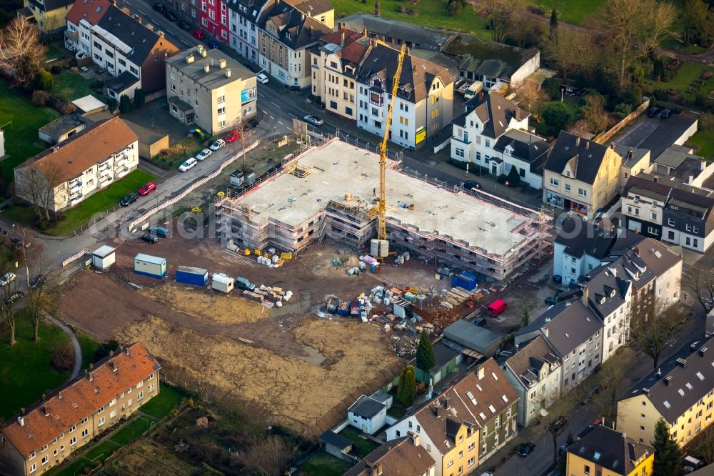 Aerial image Bochum - Construction site for the new building of the seniors residence from the investor Belia GmbH beneath the roads Vorm Gruthoff und Auf dem Dahlacker and surrounding residential houses in Bochum in the state North Rhine-Westphalia