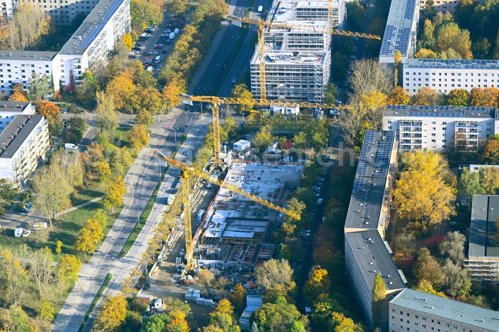 Aerial photograph Berlin - Construction site for the new build retirement home Seniorenwohnen Cecilienstrasse on street Teterower Ring - Cecilienstrasse in the district Hellersdorf in Berlin, Germany