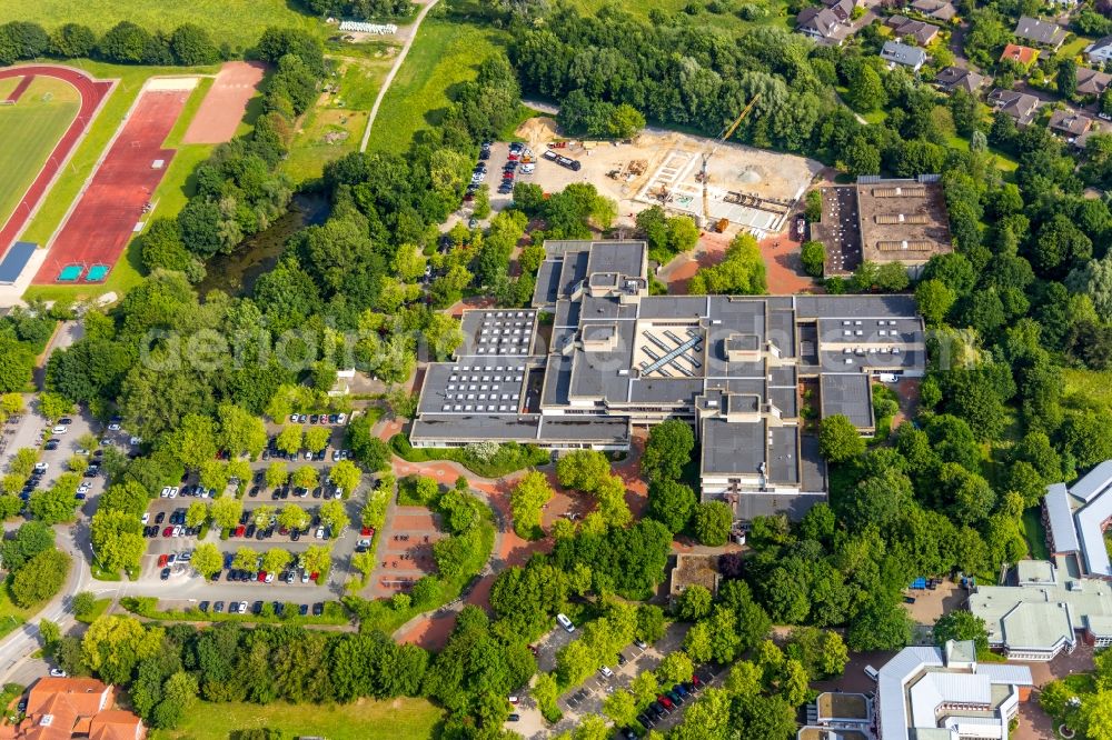 Aerial image Soest - Construction site for the new sports hall on Gelaende of Boerde-Berufskolleg on Geschwister-Scholl-Strasse in Soest in the state North Rhine-Westphalia, Germany