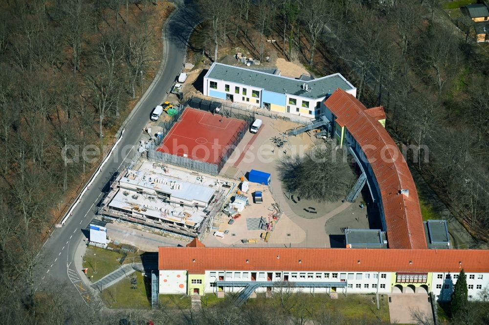 Heringsdorf from above - Construction site for the new sports hall of Grundschule Heringsdorf on Gothener Landweg in the district Seebad Heringsdorf in Heringsdorf on the island of Usedom in the state Mecklenburg - Western Pomerania, Germany