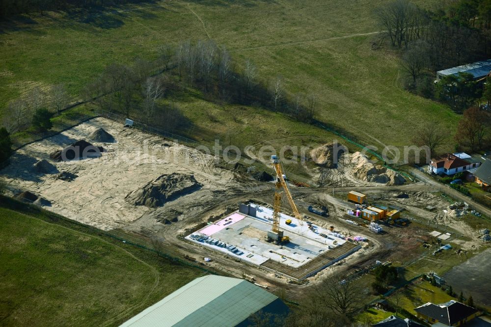 Aerial photograph Stahnsdorf - Construction site for the new sports hall of Lindenhof-Grundschule Stahnsdorf on Schulstrasse in Stahnsdorf in the state Brandenburg, Germany