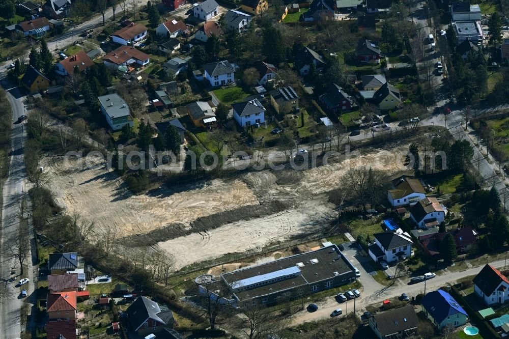 Berlin from the bird's eye view: Construction site for the new sports hall Typensporthalle (TSH) on street Heerstrasse - Bergedorfer Strasse in the district Kaulsdorf in Berlin, Germany