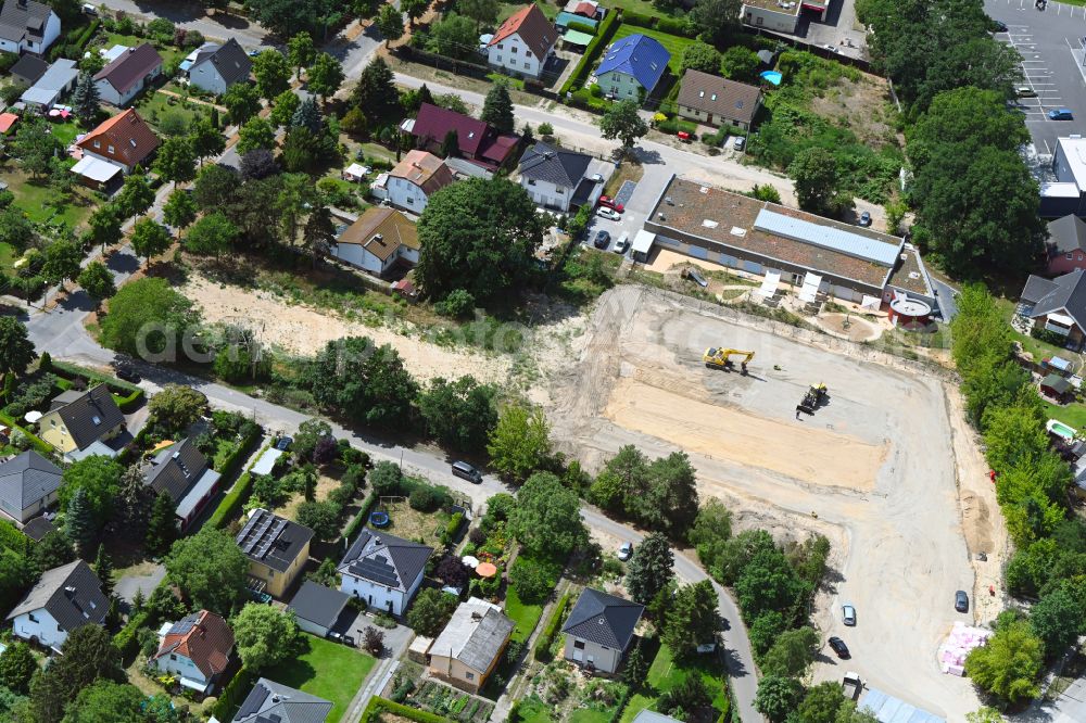 Aerial photograph Berlin - Construction site for the new sports hall Typensporthalle (TSH) on street Heerstrasse - Bergedorfer Strasse in the district Kaulsdorf in Berlin, Germany