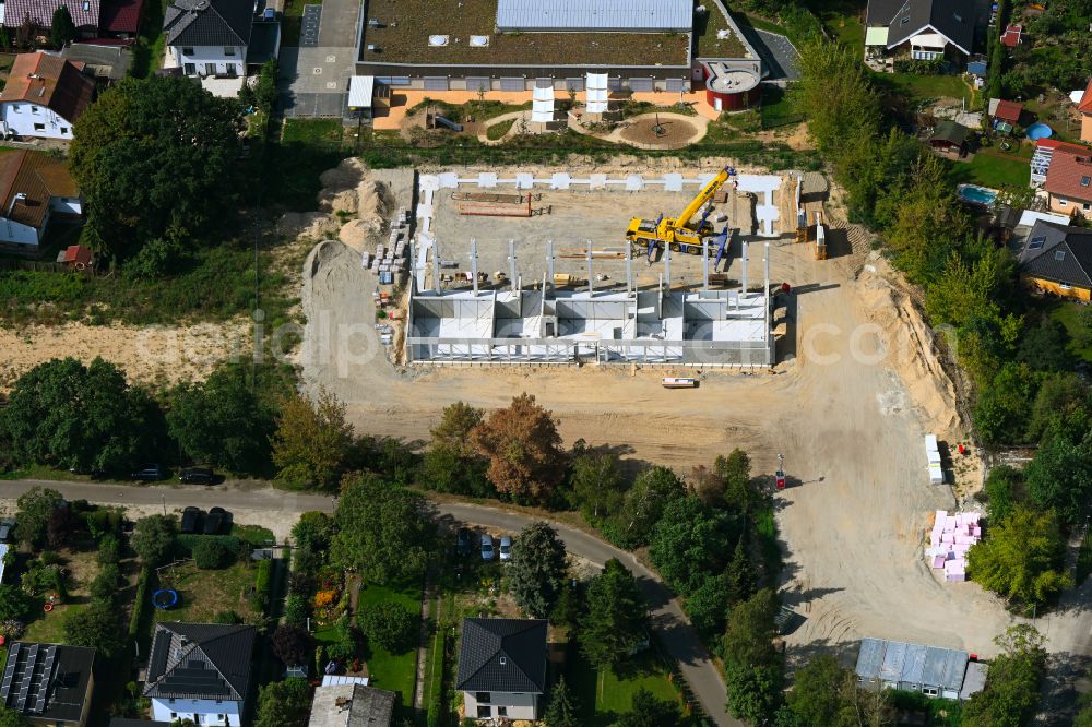 Aerial image Berlin - Construction site for the new sports hall Typensporthalle (TSH) on street Heerstrasse - Bergedorfer Strasse in the district Kaulsdorf in Berlin, Germany